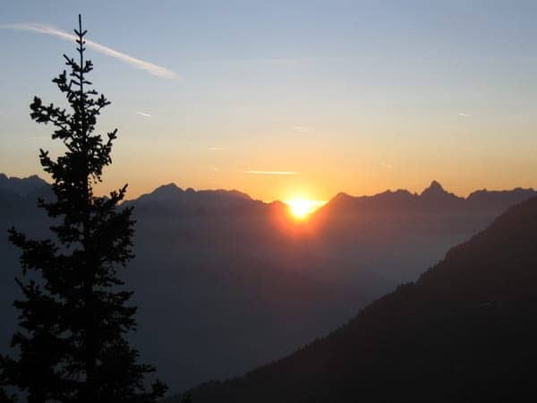Sonnenuntergang über den Bergen des Montafon